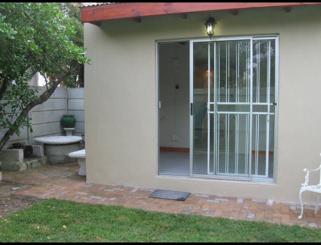 1 bed property to rent in TABLE VIEW